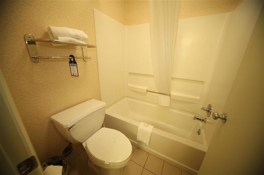 Best Western Plus Edison 3*